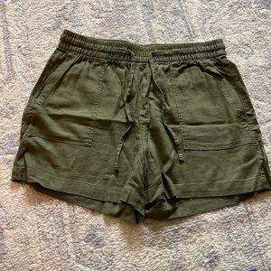 Women’s Linen Shorts